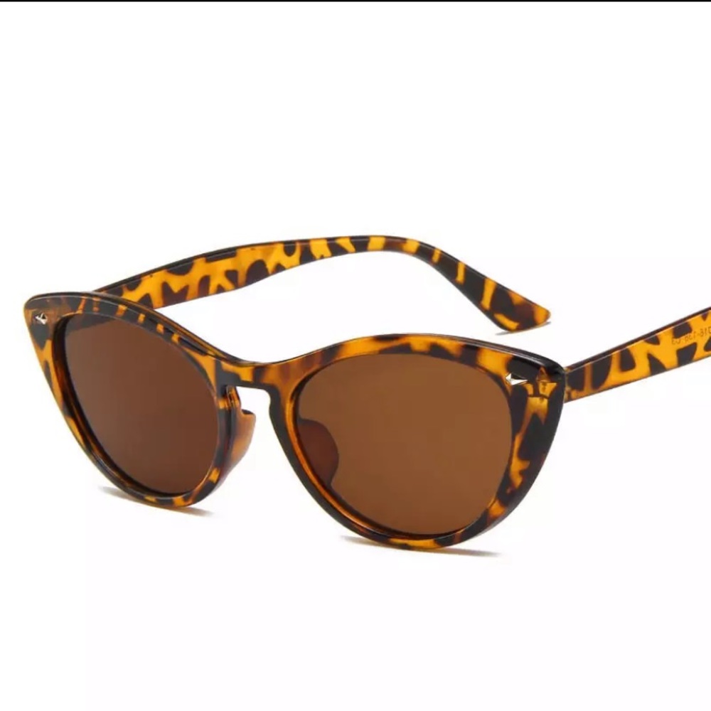 🆕 Vintage Style Cat Eye Sunglasses - Picture 2 of 4